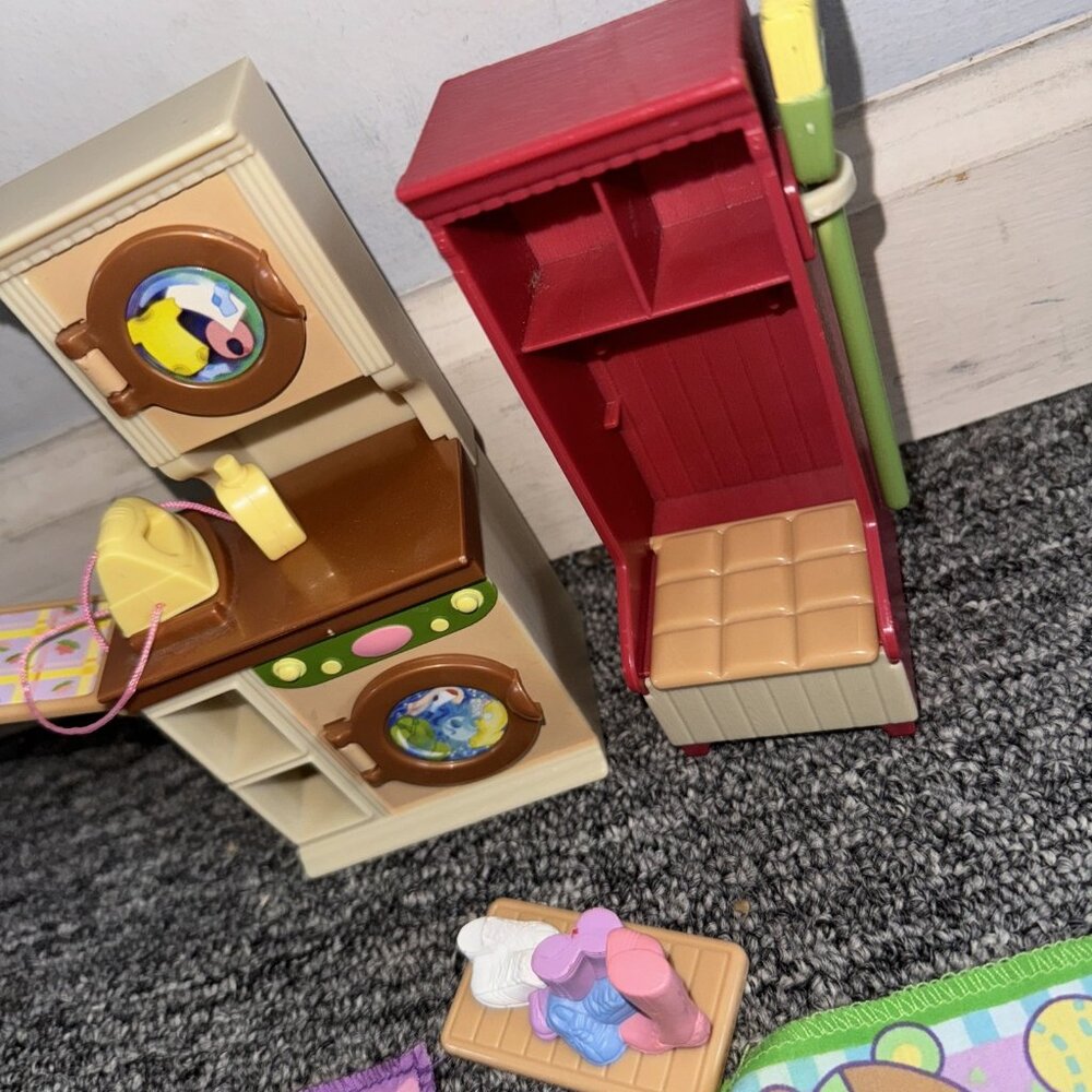 Fisher Price LOVING FAMILY DOLLHOUSE Laundry Room Washer Dryer Mudroom Set Twin - Picture 4 of 4